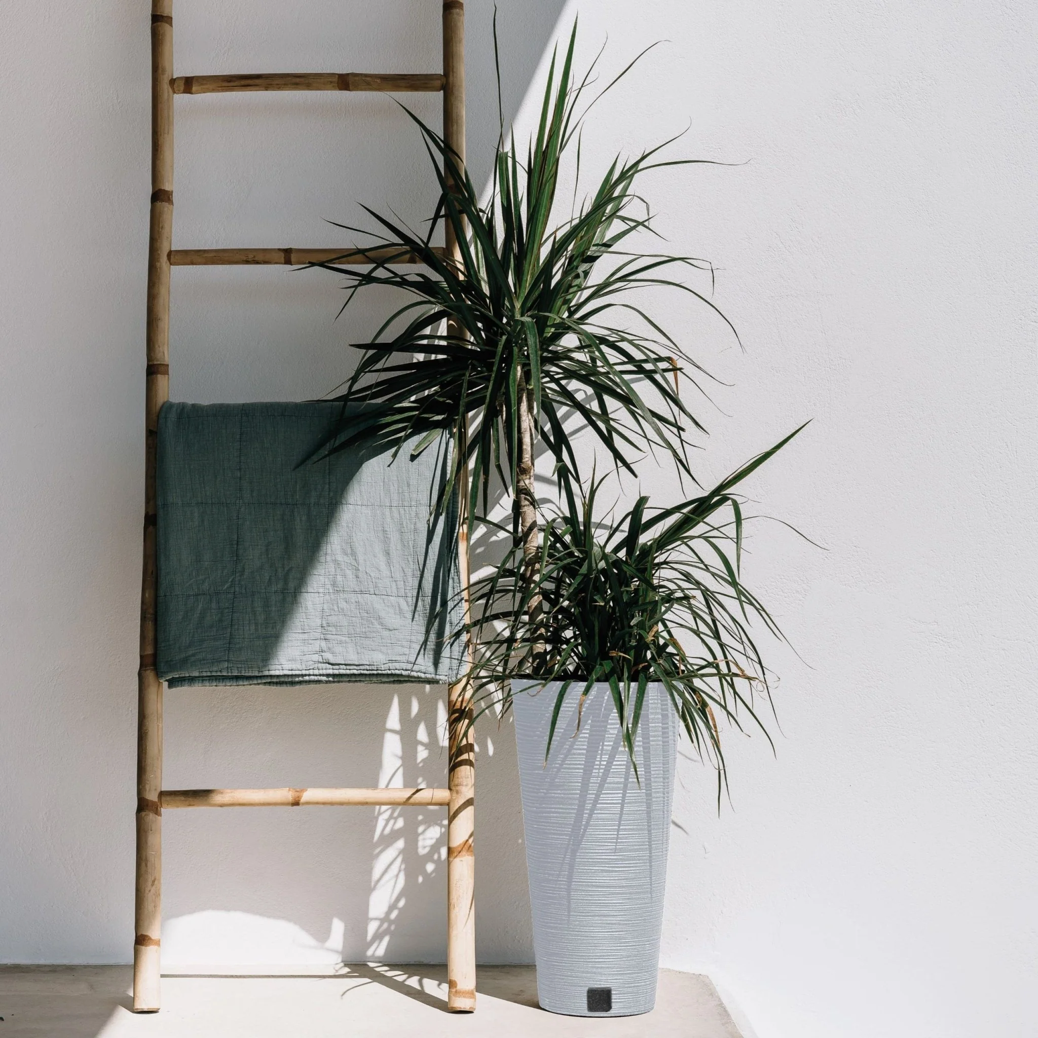 Furu Round Tall Planter 300 - Image 8